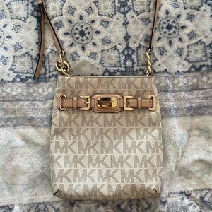Michael Kors Crossbody Bag